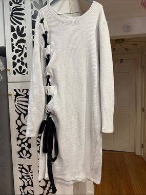 PREMME White Ribbed Knit Dress with Black Side Tie Detail